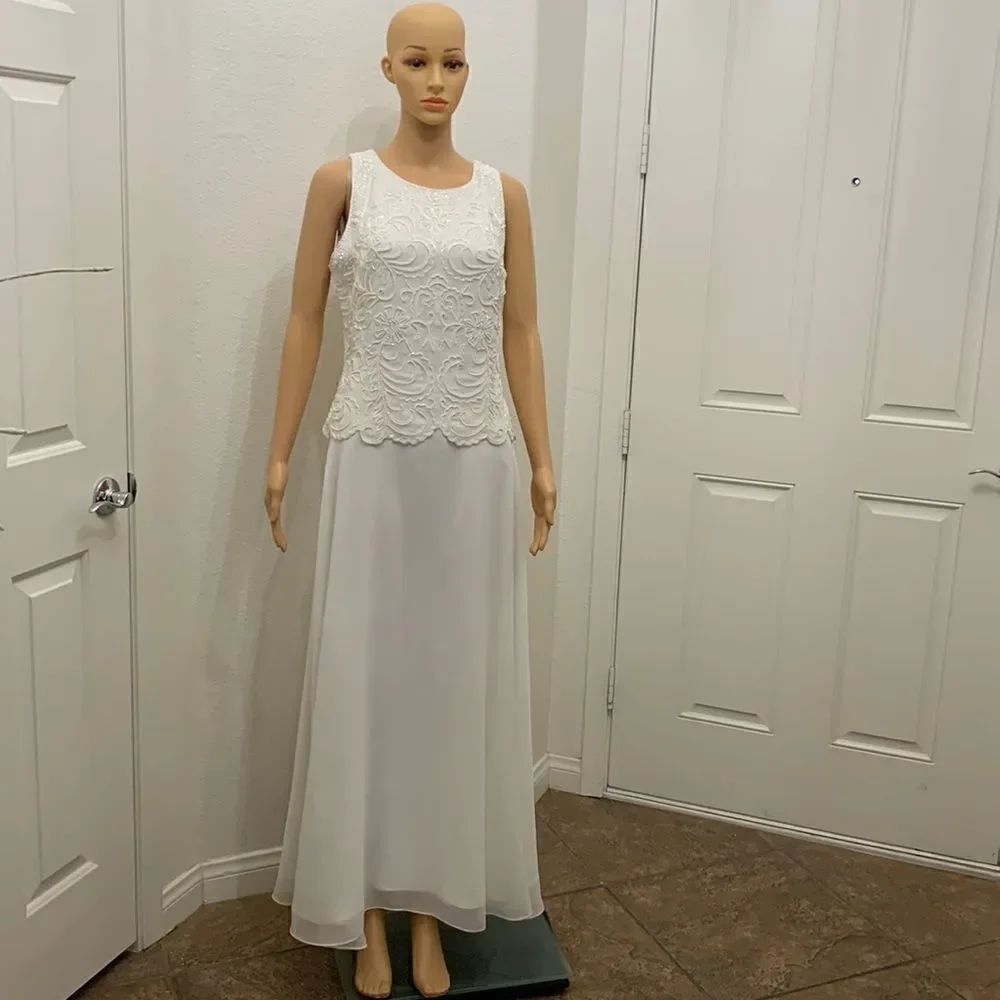 JKARA NEWĀ YORK Womans Dress Sz 10 Beaded Wedding FormalāEvening IndiaāPolyester